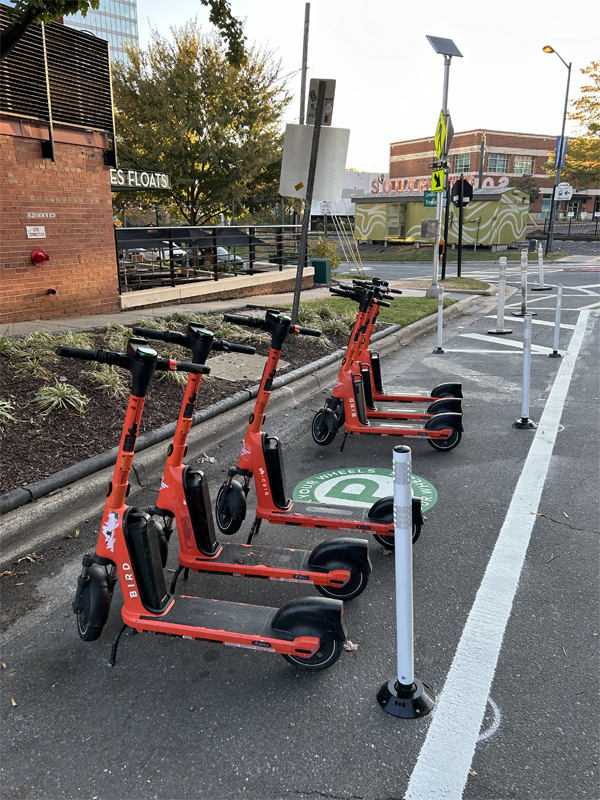 Street parking for e-bikes and e-scooters