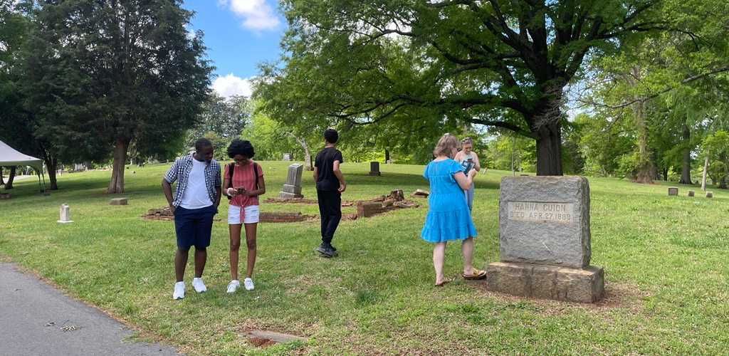 Elmwood Pinewood Cemetery App