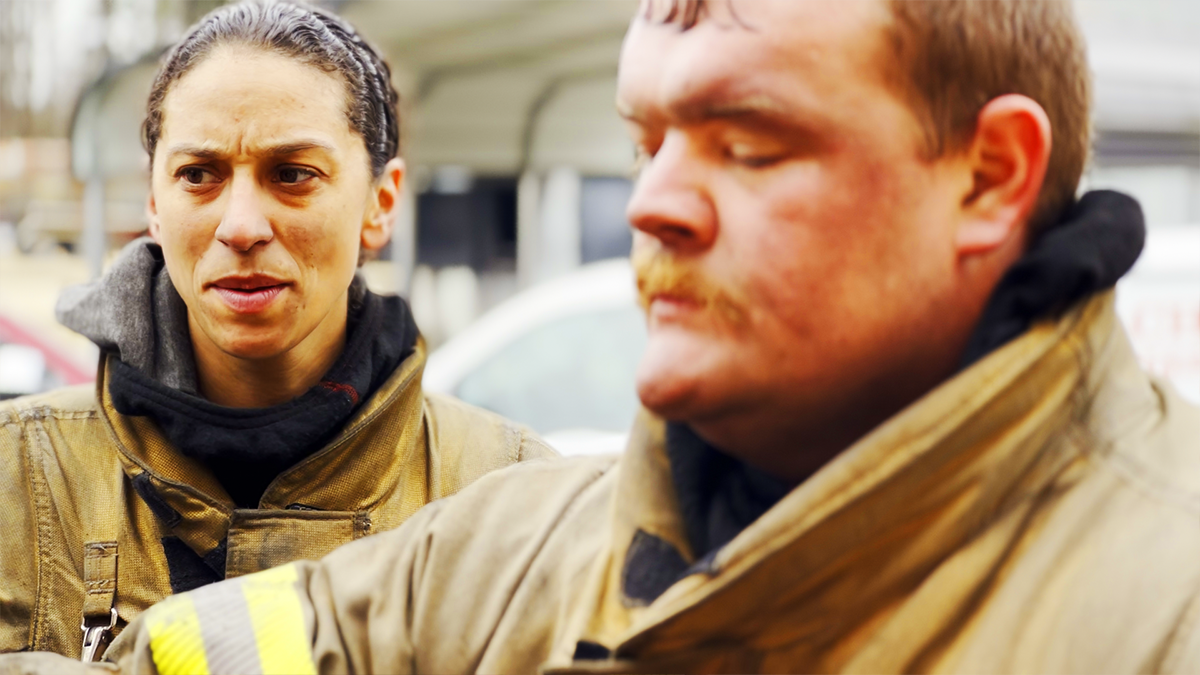 Williams and recruit Jerrod Willis exchange words during a break in training. Moments like these build camaraderie and trust—essential in a career where teamwork is everything. 