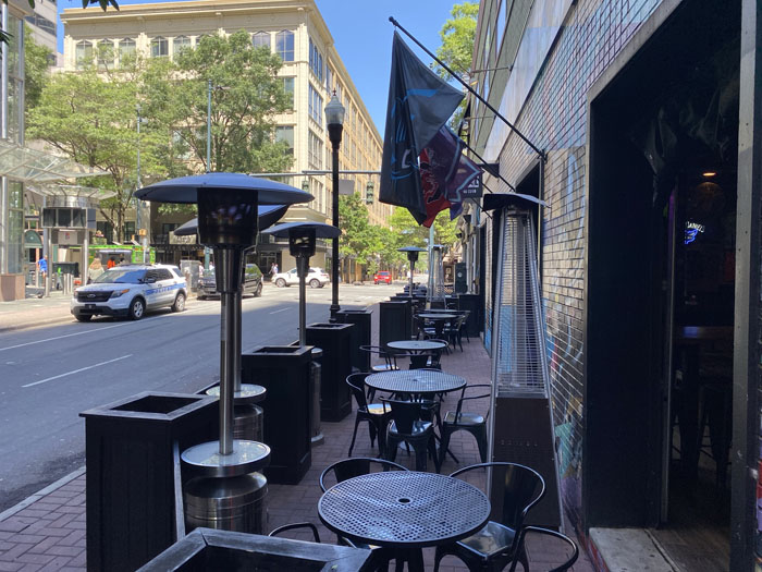 image of a sidewalk dining area