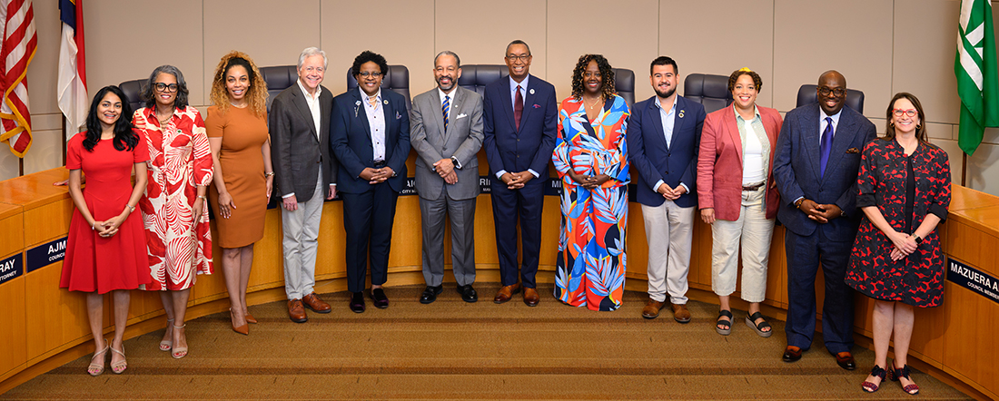 Picture of Charlotte City Council and Mayor Rob Harrington
